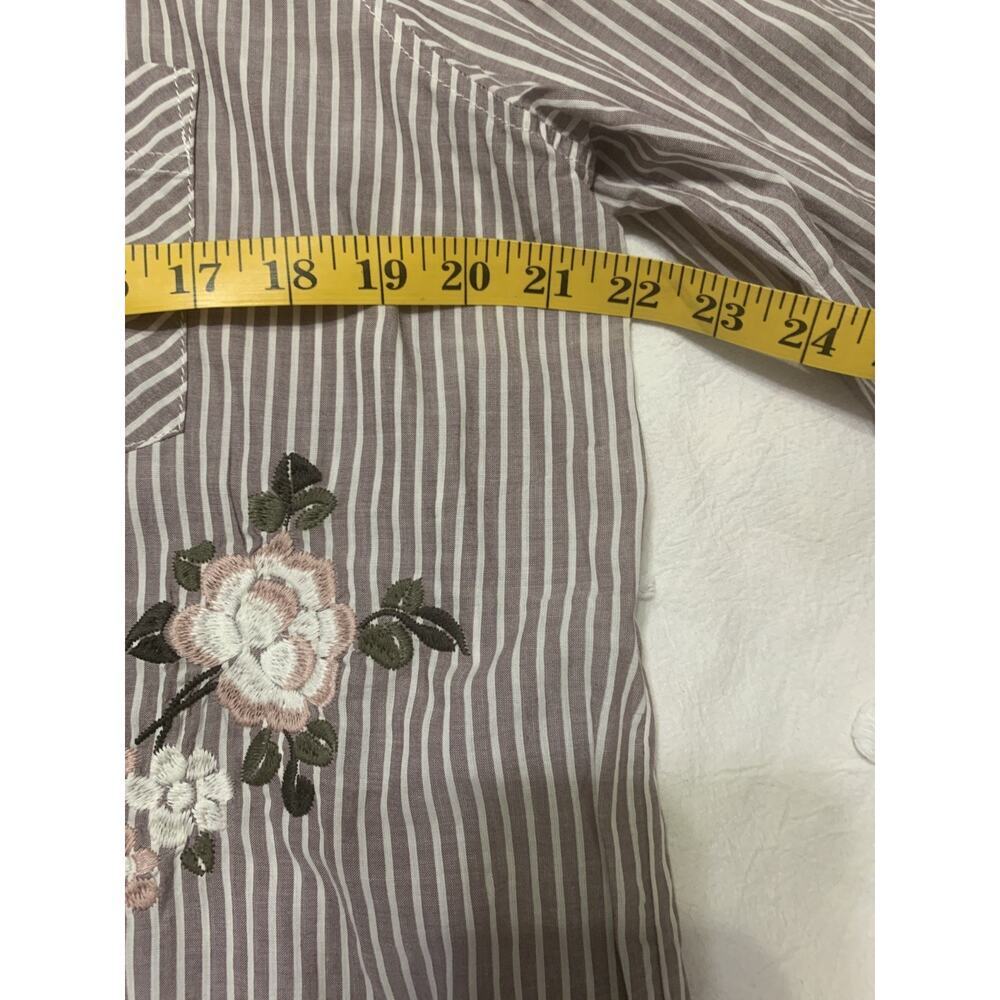 NWT Express Boyfriend Women's Long Sleeve Button Up Striped Embroidered Shirt L - Picture 3 of 8